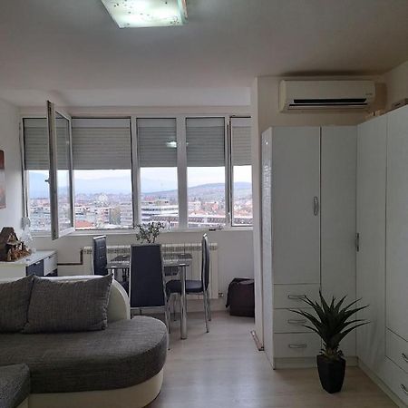 Apartman Sa Panoramom Kruševac Dış mekan fotoğraf