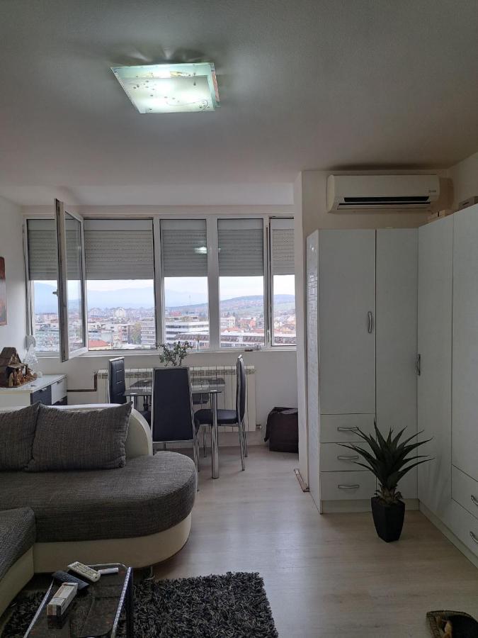 Apartman Sa Panoramom Kruševac Dış mekan fotoğraf